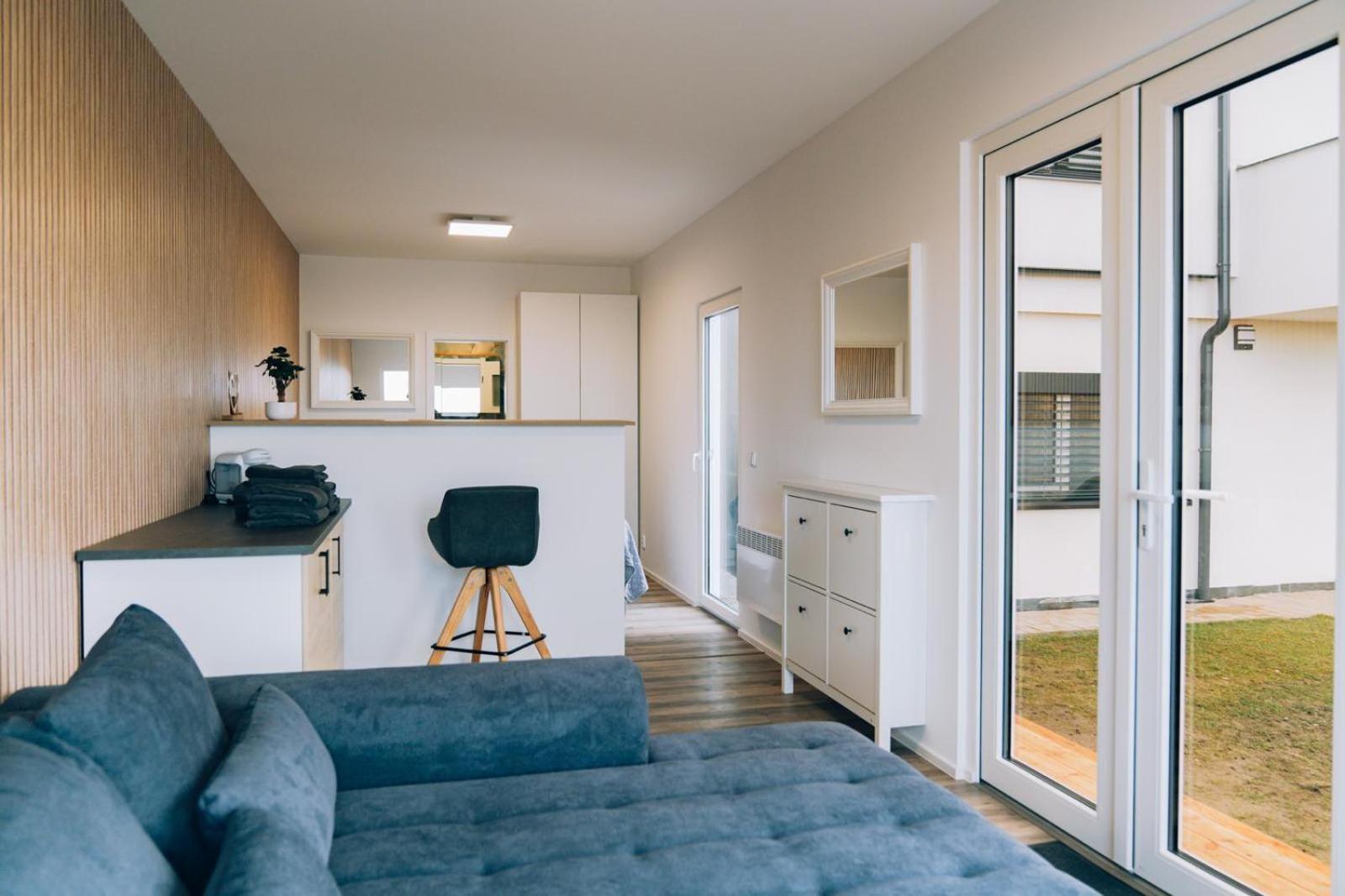 Airport Luxury Apartment & Spa Prague Room photo